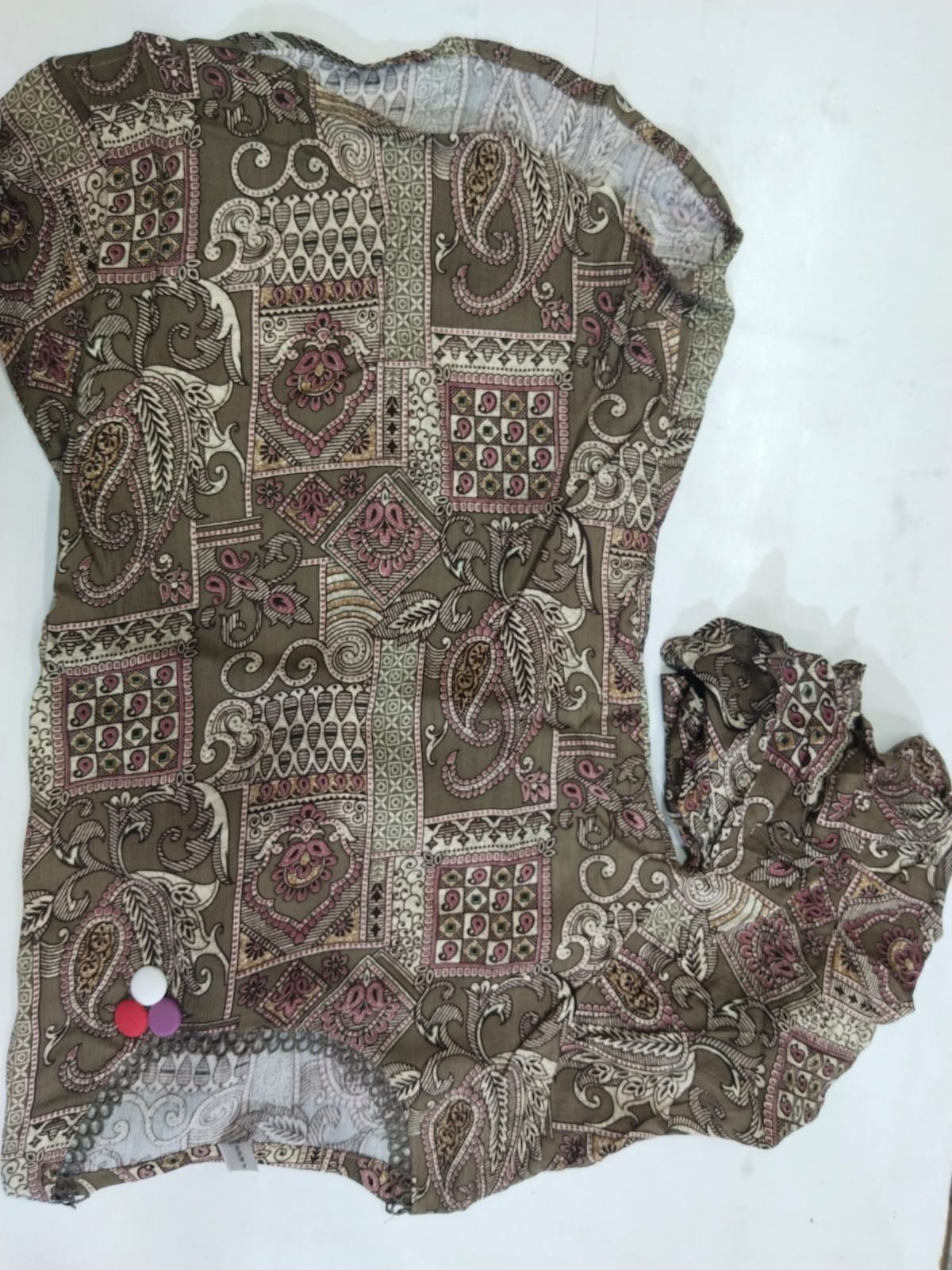 SAKURA Printed Straight Kurti with Pin Tuck Details